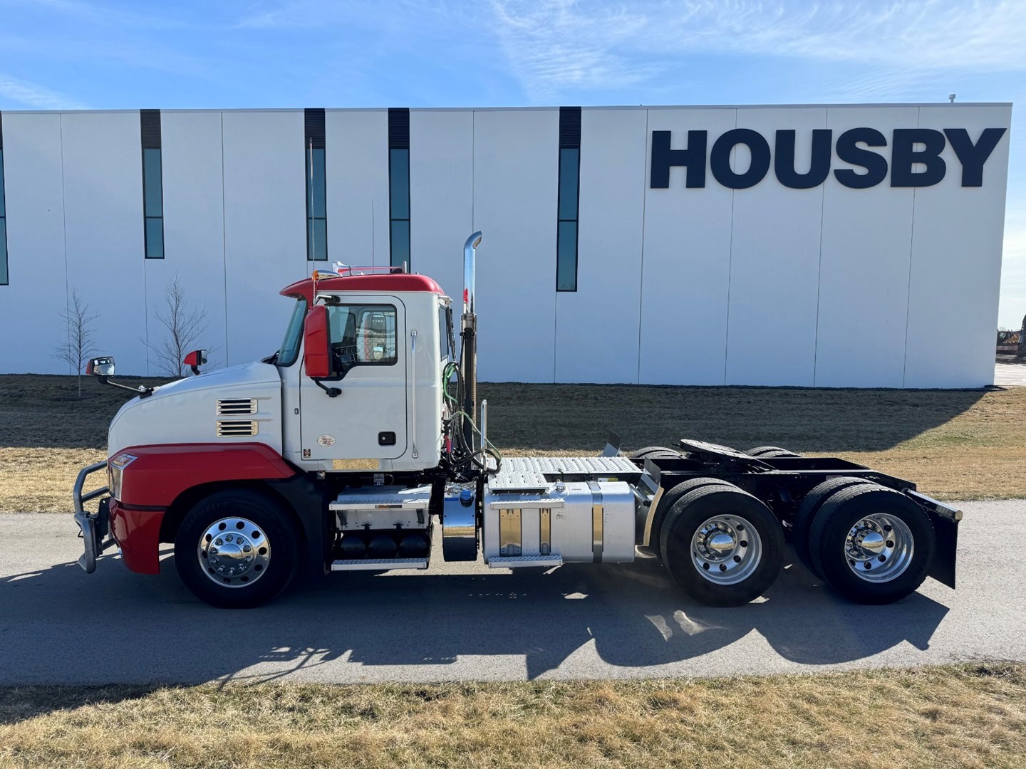 2021 Mack Anthem Daycab - image 3